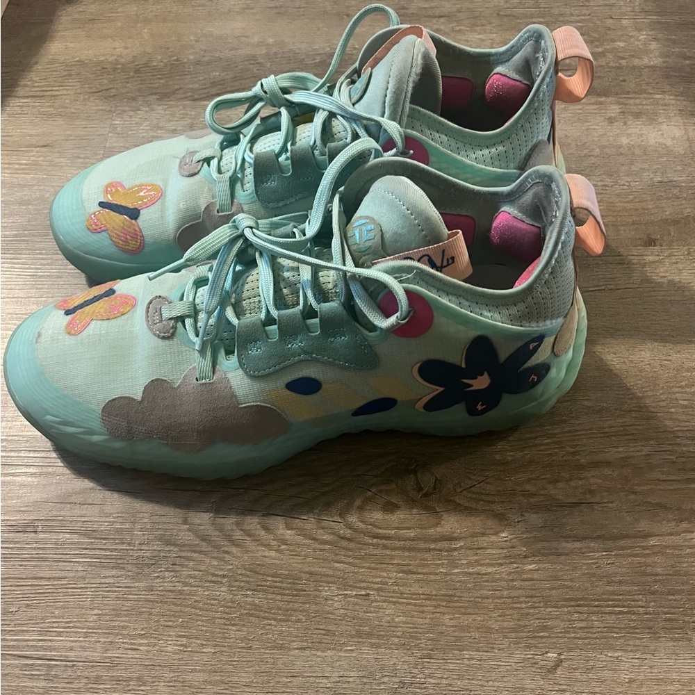 Adidas Men's Basketball shoe